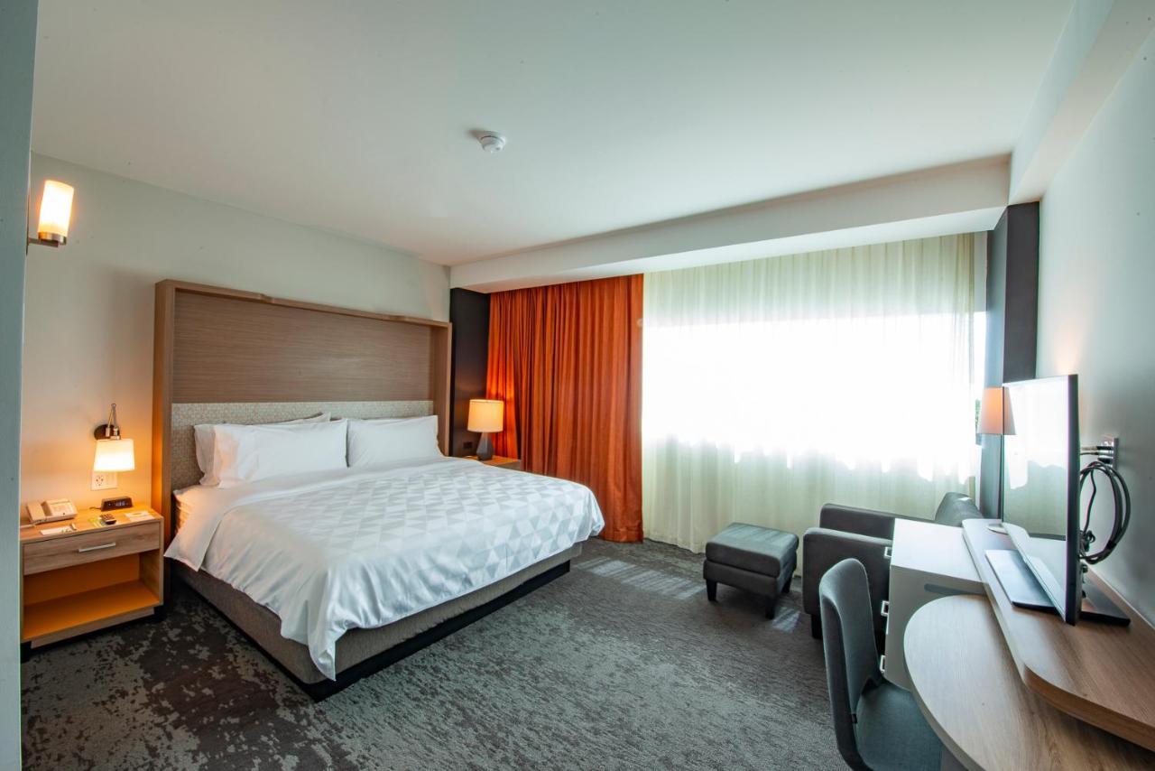 Holiday Inn & Suites - Merida La Isla By Ihg Phòng bức ảnh
