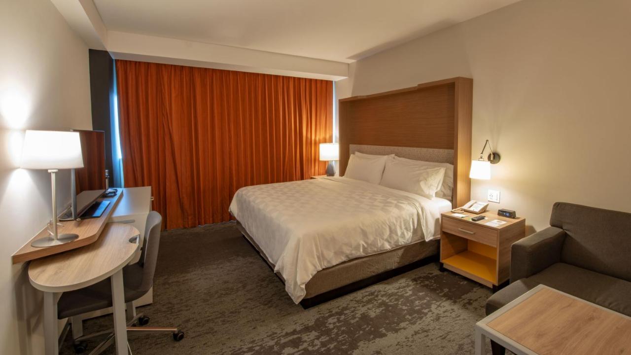Holiday Inn & Suites - Merida La Isla By Ihg Ngoại thất bức ảnh