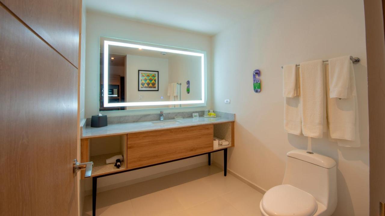 Holiday Inn & Suites - Merida La Isla By Ihg Ngoại thất bức ảnh