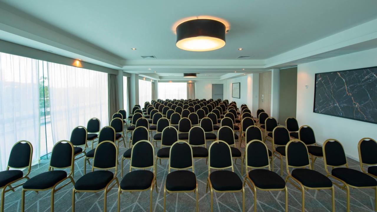 Holiday Inn & Suites - Merida La Isla By Ihg Ngoại thất bức ảnh