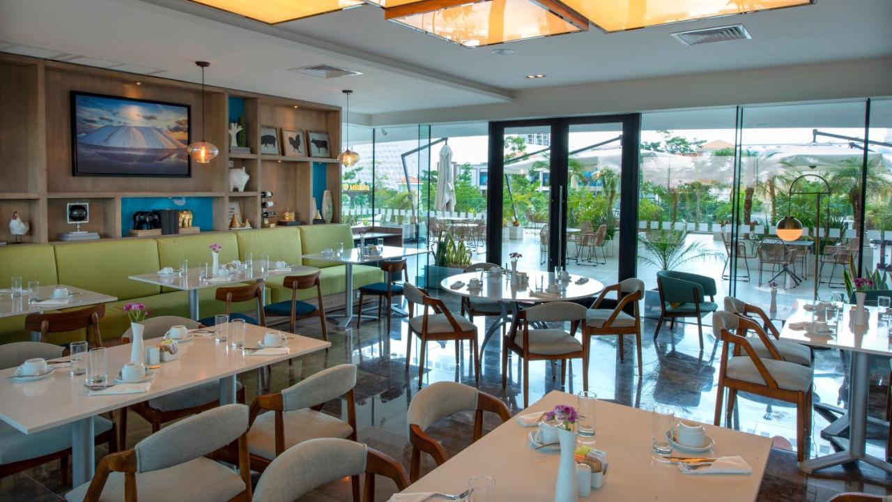 Holiday Inn & Suites - Merida La Isla By Ihg Ngoại thất bức ảnh